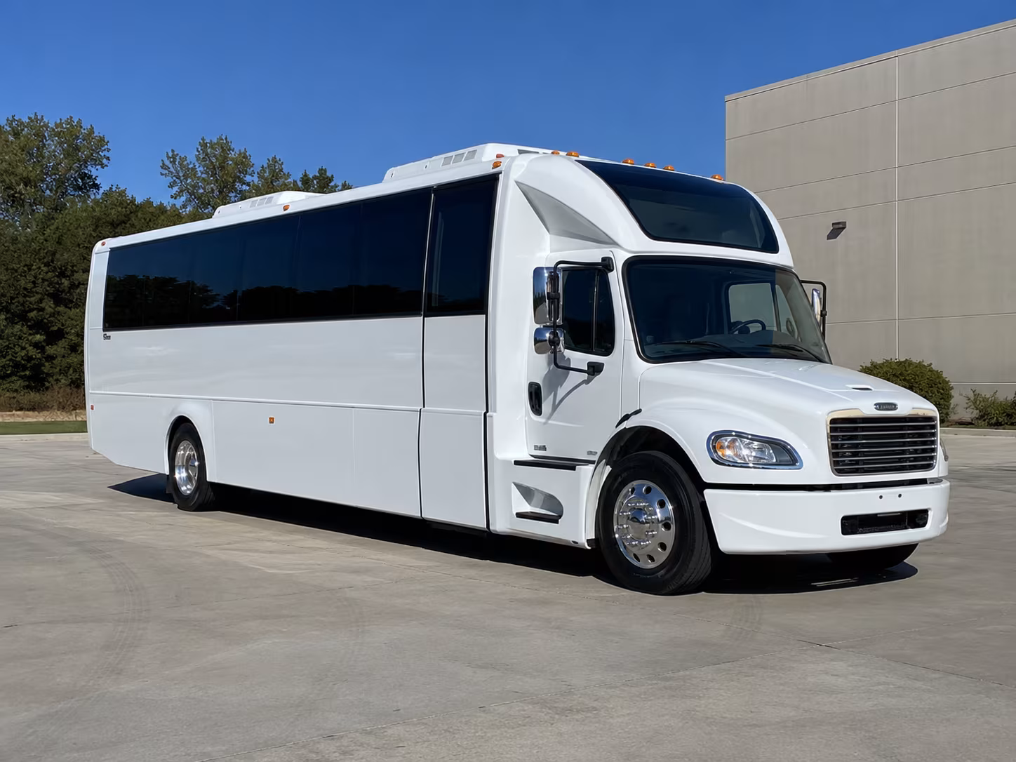 hackensack 28 passenger party bus